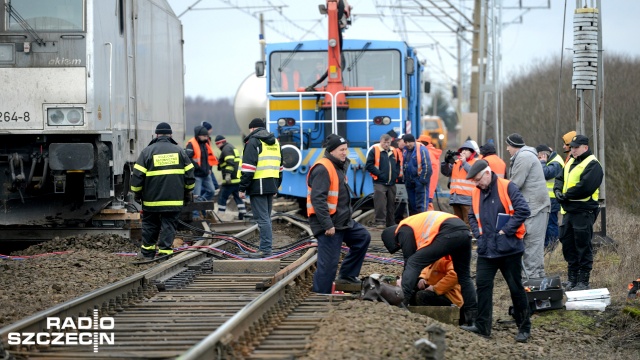 Pociąg towarowy wykoleił się pod Choszcznem. Fot. Jarosław Gaszyński [Radio Szczecin] Wykolejony pociąg zablokował trasę. Podróżni narzekają na chaos [WIDEO, ZDJĘCIA]