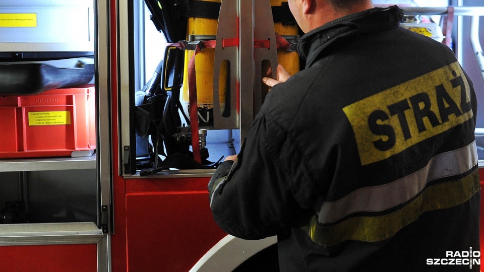 Cztery zastępy strażaków gasiły pożar w jednym z magazynów na ul. Gdańskiej w Szczecinie. Fot. Łukasz Szełemej [Radio Szczecin/Archiwum]