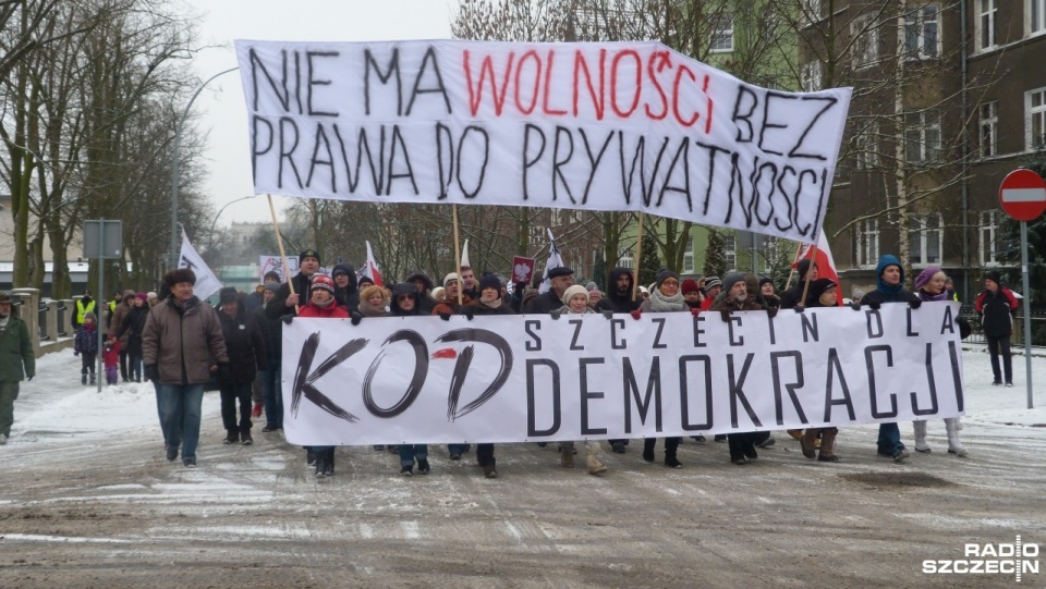 Marsz KOD-u w Szczecinie. "Konstytucja to rewolucja". Fot. Paulina Muskała [Radio Szczecin]