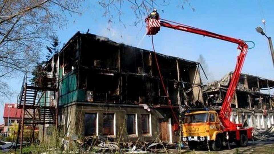 Hotel socjalny spłonął w drugi dzień Świąt Wielkanocnych w 2009 roku. Fot. Grzegorz Kaźmierczak [Radio Szczecin/Archiwum]