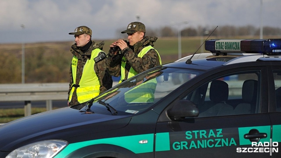Polscy strażnicy graniczni bronili słoweńskiej granicy przed napływem imigrantów. Fot. Łukasz Szełemej [Radio Szczecin/Archiwum]