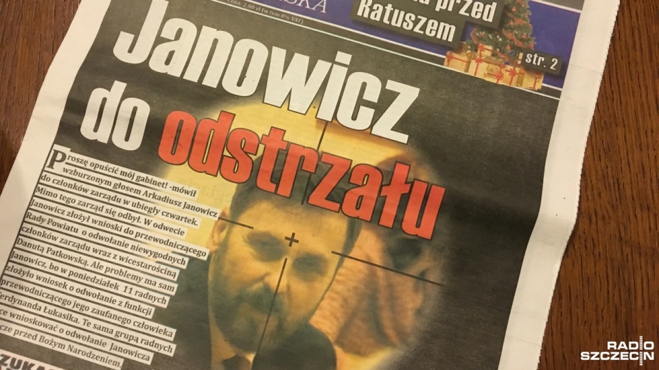 Lokalna gazeta opublikowała bowiem jego zdjęcie na celowniku karabinu snajperskiego z tytułem "Janowicz do odstrzału". Fot. Kamil Nieradka [Radio Szczecin]