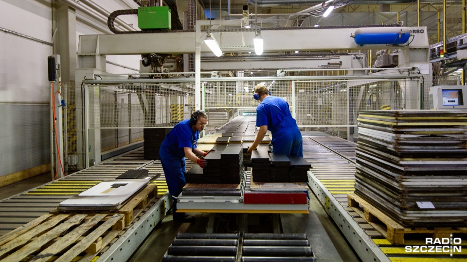 Firma Ikea Industry w ciągu roku produkuje około miliona mebli, które trafiają do sklepów Ikei na całym świecie. Fot. Konrad Nowak [Radio Szczecin]
