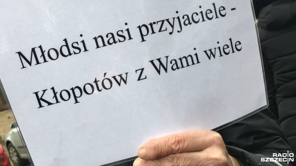 Protestujący mieszkańcy Osowa. Fot. Andrzej Kutys [Radio Szczecin]