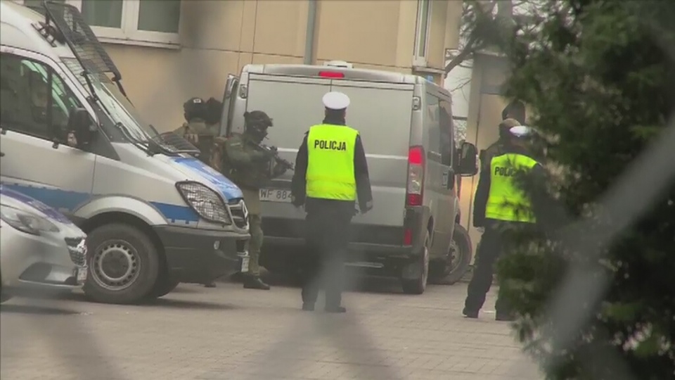 W sobotę przed godz. 10 mężczyzna został przewieziony z aresztu na Rakowieckiej do prokuratury. Fot. TVN24/x-news