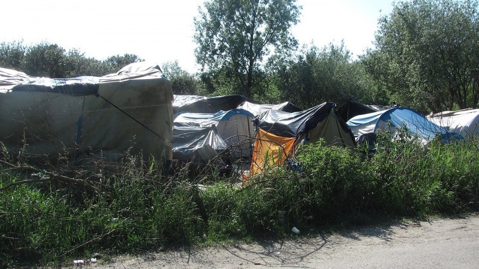 "Dżungla" pod francuskim Calais. Fot. www.wikipedia.org / Michal Bělka