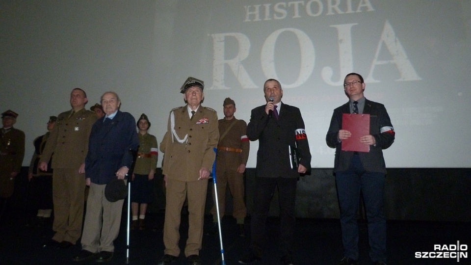 Około dwustu osób, w tym żołnierze, historycy, a przede wszystkim kombatanci, wzięli udział w specjalnym pokazie filmu "Historia Roja" w jednym ze szczecińskich kin. Fot. Dawid Siwek [Radio Szczecin]