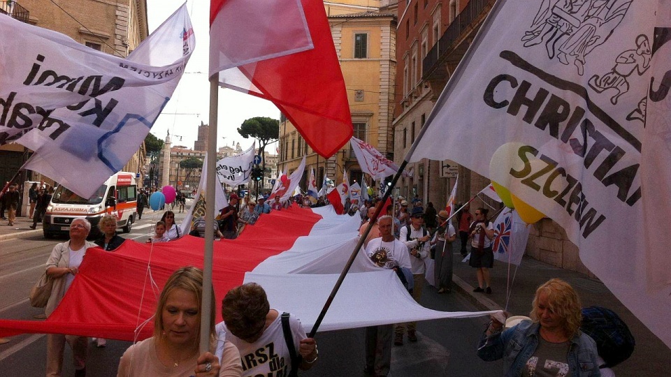Blisko 60-osobowa grupa z Bractwa Małych Stópek ze Szczecina wzięła udział w Marszu dla Życia w Rzymie. Fot. www.facebook.com/marciaperlavita