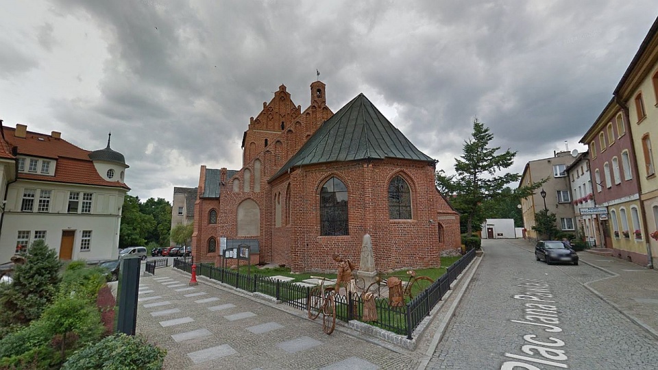 Kościół pw. Św. Michała Archanioła w Karlinie. Fot. google.pl/maps