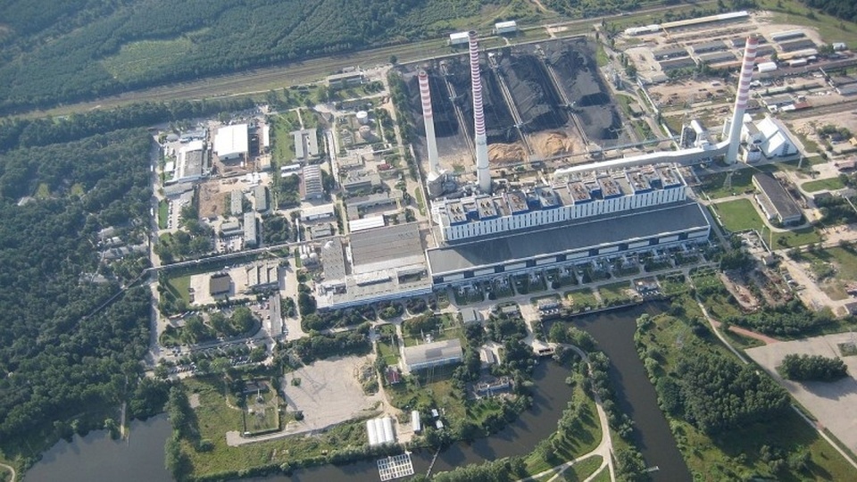 Elektrownia Dolna Odra. Fot. www.wikipedia.org / Zenon Korzeb