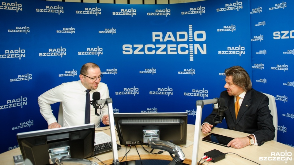 Piotr Misiło w studiu Radia Szczecin. Fot. Konrad Nowak [Radio Szczecin]