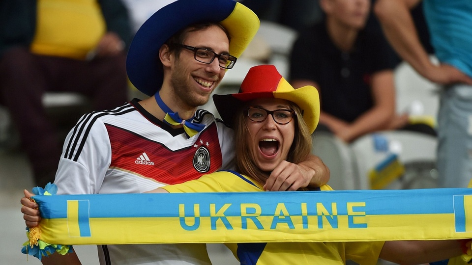 Kibice przed meczem Niemcy - Ukraina. Fot. UEFA Twitter