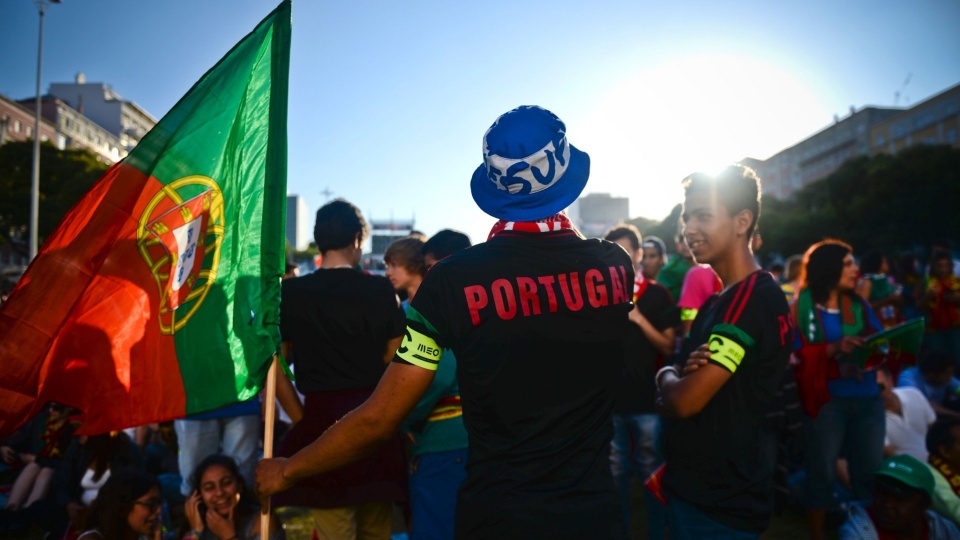 Kibice Portugalii. Fot. www.twitter.com/UEFAEURO