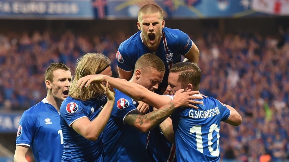 Debiutująca w Euro Islandia pokonała faworyzowanych Anglików 2:1. Fot. www.twitter.com/UEFAEURO