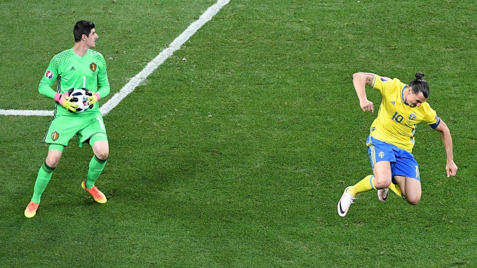 Felix Brych w EURO sędziował już m.in. mecz Belgii ze Szwecją. Fot. UEFA EURO 2016 Twitter