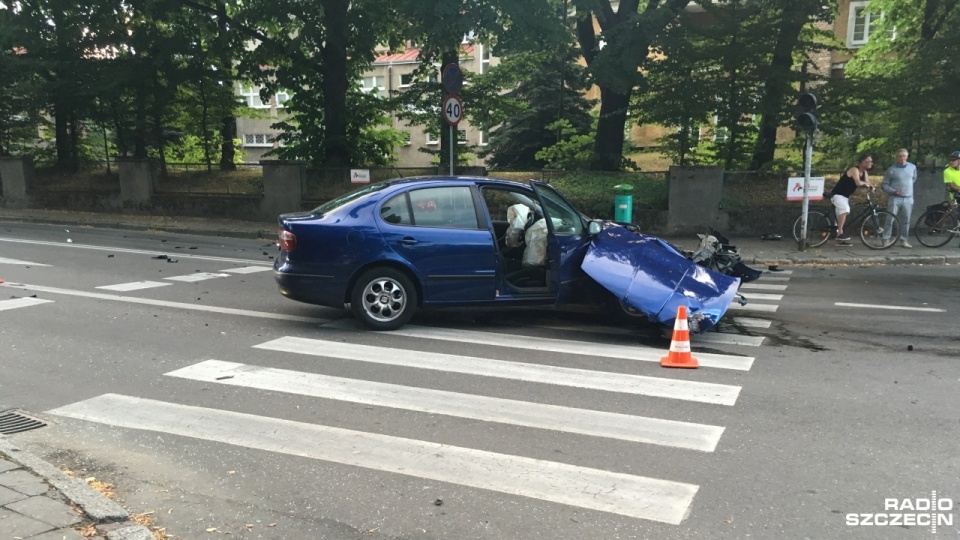 Wypadek na skrzyżowaniu ul. Monte Cassino i Piotra Skargi w Szczecinie. Fot. Sylwia Polachowska [Radio Szczecin]