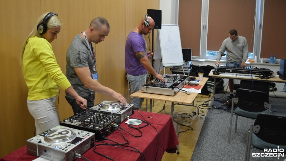 Kurs na DJ-a w Drawsku Pomorskim. Fot. Dawid Siwek [Radio Szczecin]