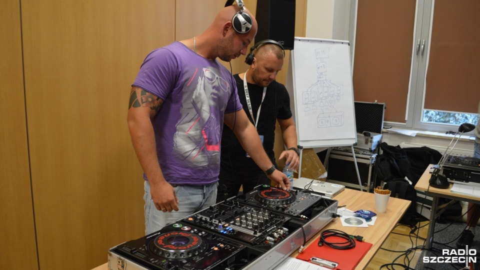 Kurs na DJ-a w Drawsku Pomorskim. Fot. Dawid Siwek [Radio Szczecin]