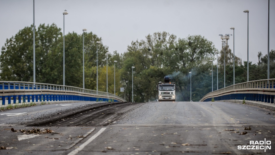 Rozpoczęła się rozbiórka Mostu Cłowego w Szczecinie. Fot. Konrad Nowak [Radio Szczecin]