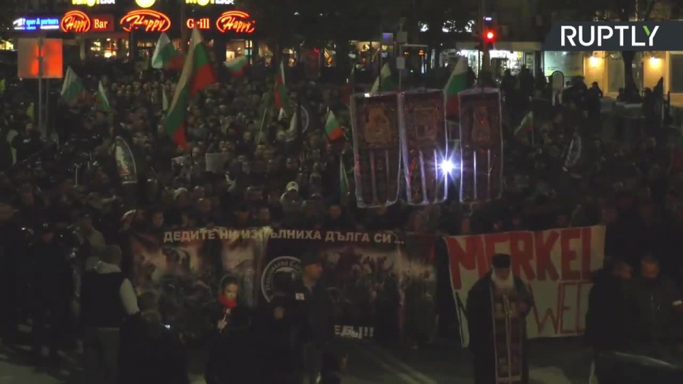W największych miastach kraju m.in. Sofii, Burgas i Warnie odbyły się marsze. Fot. RUPTLY/x-news