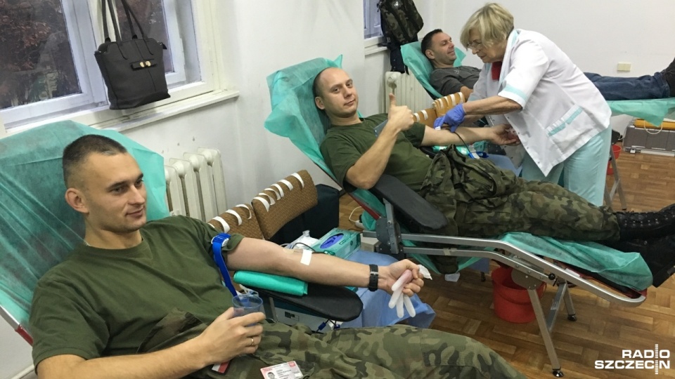Ostatnia akcji poboru krwi w tym roku w "Białych Koszarach" w Stargardzie. Fot. Kamil Nieradka [Radio Szczecin]