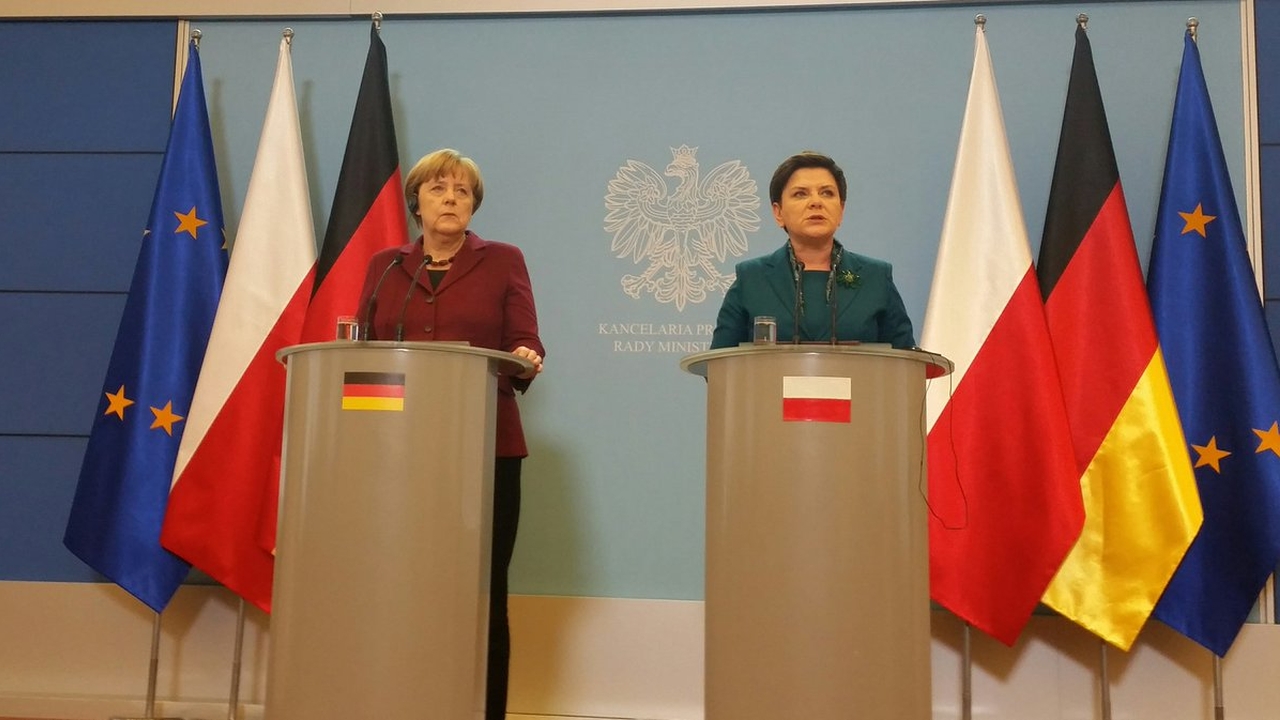 Gorąca dyskusja na temat wizyty Merkel w Polsce