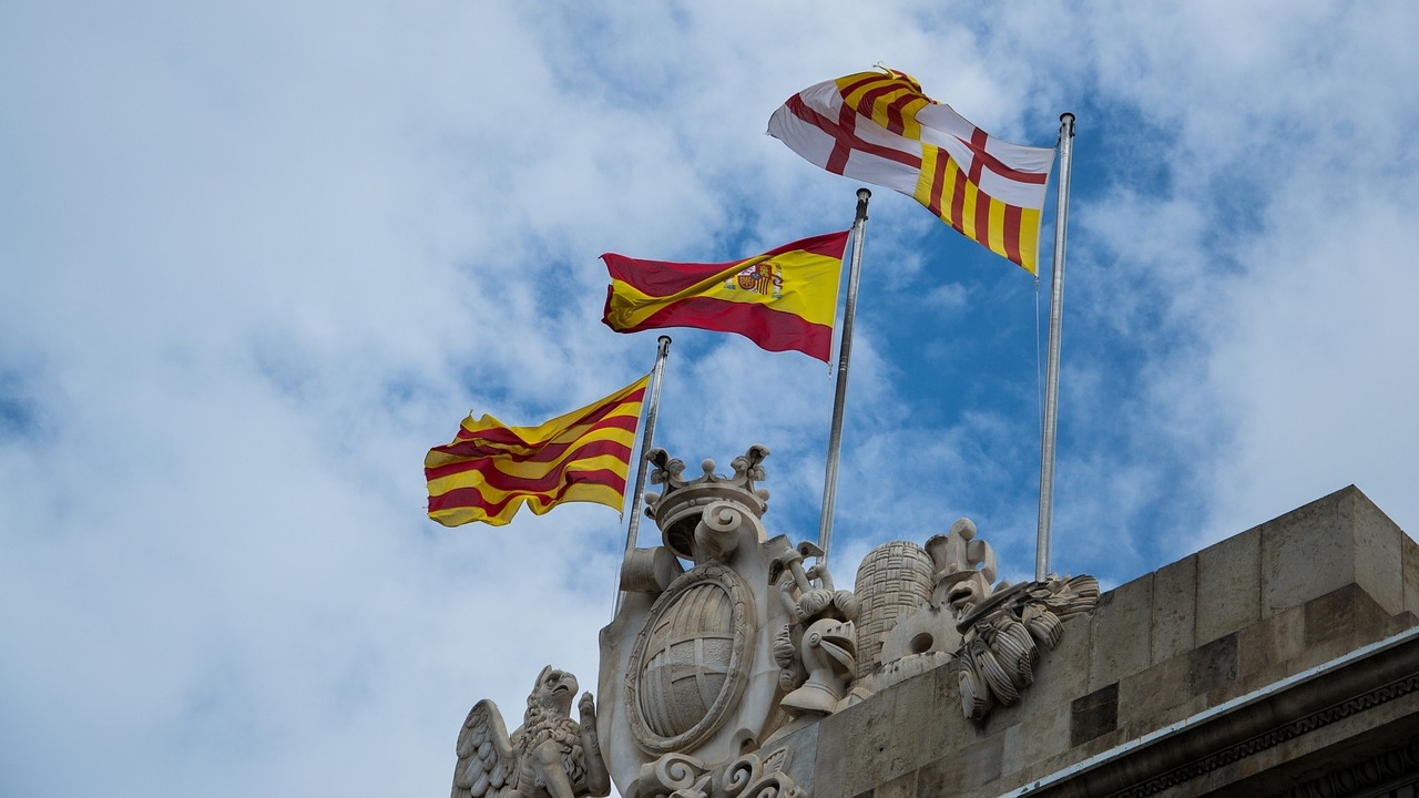 Niepodległość Katalonii w zawieszeniu