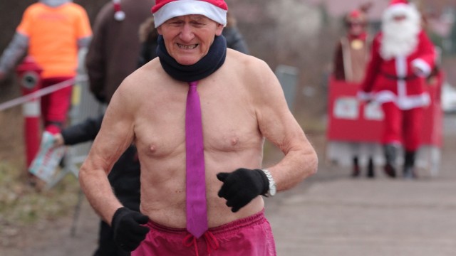 Ma 82 lata, biega ultramaratony, a zimą pływa w lodowatej wodzie