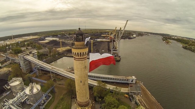 Ogromna flaga Polski powstała w Świnoujściu