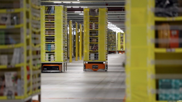 Roboty będą pomagać pracownikom centrum Amazon w Kołbaskowie [ZDJĘCIA]