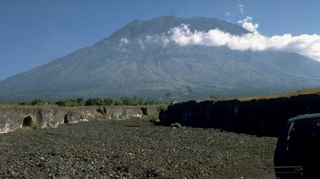 Wulkan Agung daje o sobie znać. Ewakuacja na Bali