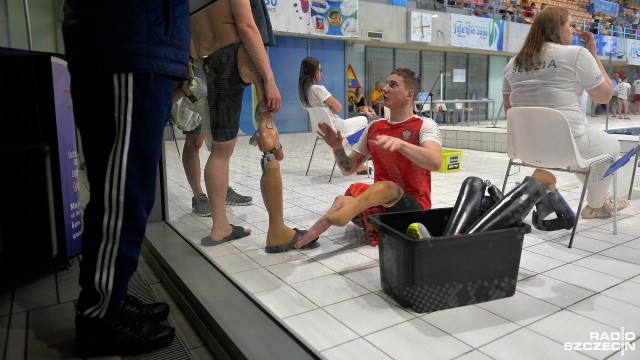 Niepełnosprawni pływacy walczyli o medale [ZDJĘCIA]