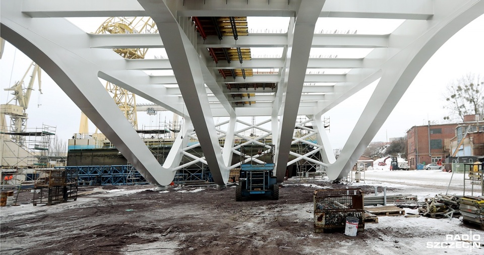 Most, którego koszt przekroczył 120 milionów złotych, trafi do Norwegii. Będzie zamontowany nad fiordem w miejscowości Loftesnes.Fot. Weronika Łyczywek [Radio Szczecin]
