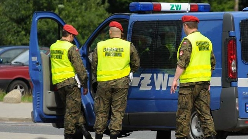 Żandarmeria Wojskowa przejmuje dochodzenie w sprawie środowego wypadku samochodu z szefem MON. Fot. Łukasz Szełemej [Radio Szczecin/Archiwum]