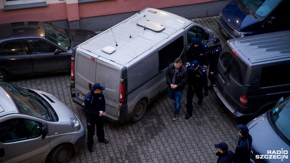 Tymczasowy areszt dla 13 z 14 zatrzymanych we wtorek osób w sprawie wyłudzeń VAT-u. Fot. Olaf Nowicki [Radio Szczecin]