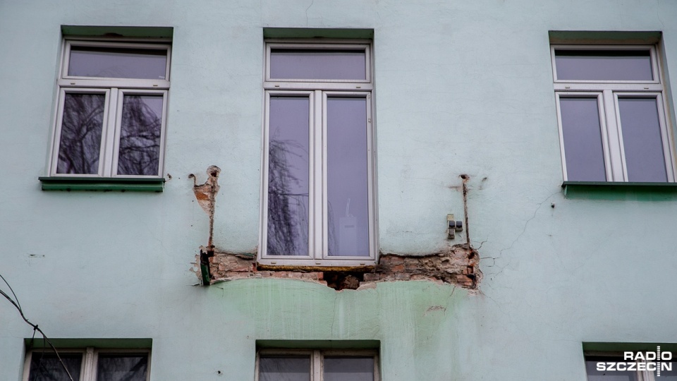 Zarwany balkon w Dąbiu, nie ma poszkodowanych. Fot. Olaf Nowicki [Radio Szczecin]