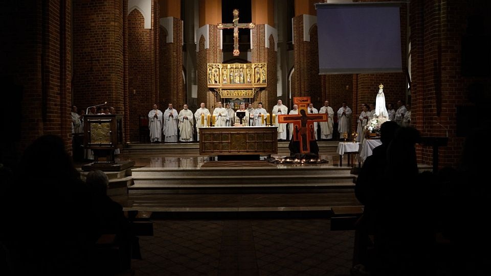 O północy mszy św. przewodniczył metropolita szczecińsko-kamieński abp Andrzej Dzięga. Fot. Daniel Rynkiewicz