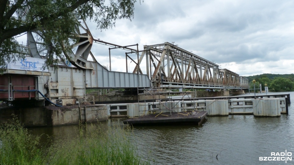 Kolejowy most zwodzony w Podjuchach. Fot. Łukasz Rabikowski [Radio Szczecin/Archiwum]