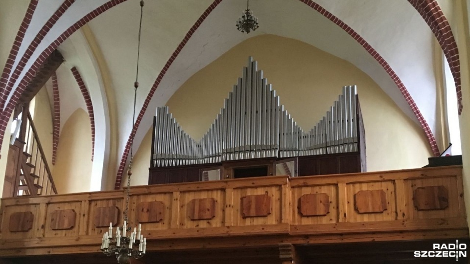 Organy w kościele w Jasienicy. Fot. Kamil Nieradka [Radio Szczecin]