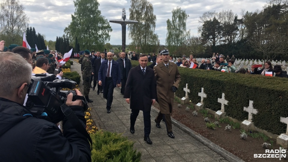Prezydent Andrzej Duda na Siekierkowskim Cmentarzu Wojennym. Fot. Piotr Sawiński [Radio Szczecin]