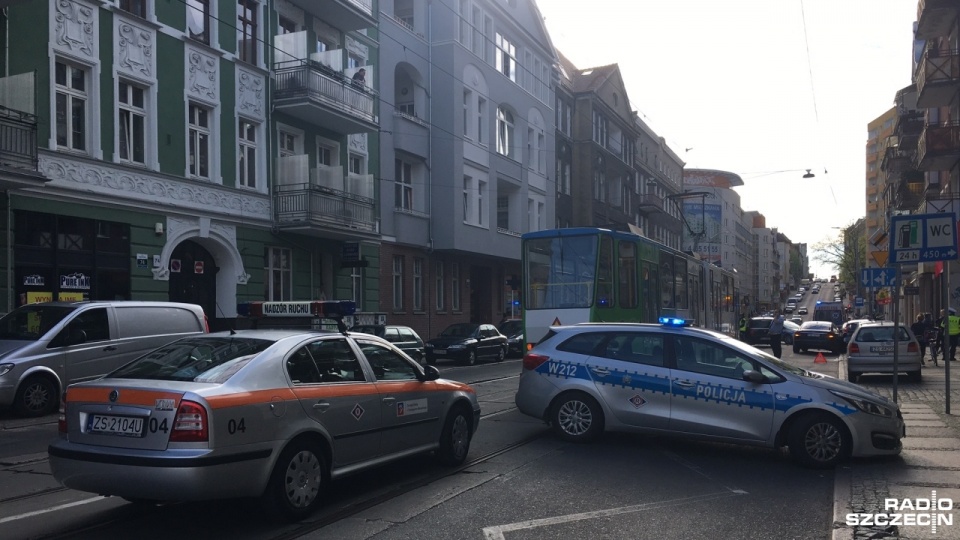 Wypadek na ulicy Jagiellońskiej w Szczecinie. Zderzyły się dwa samochody. Fot. Piotr Sawiński [Radio Szczecin]