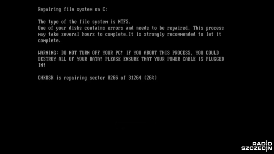 Po ataku, wirus Petya restartuje komputer. Fot. Michał Król [Radio Szczecin]