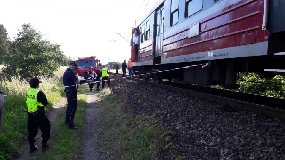 Jak poinformowała nas Monika Kosiec z koszalińskiej policji, około godziny 17 pasażerowie jadący pociągiem do Poznania zauważyli w polu, w okolicy przejazdu kolejowego, płonącego człowieka. Fot. Anna Łukaszek [Radio Szczecin]