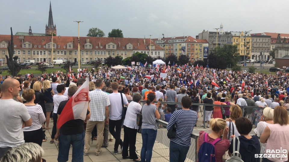 Manifestacja na pl. Solidarności w Szczecinie. Fot. Piotr Sawiński [Radio Szczecin]