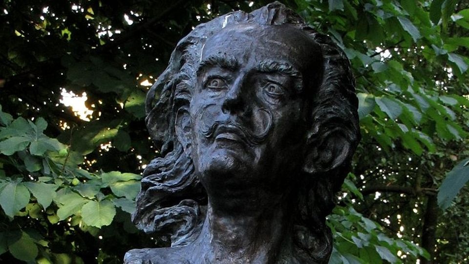 Popiersie Salvadora Dalí w Alei Sław na Skwerze Harcerskim w Kielcach - źródło: pl.wikipedia.org