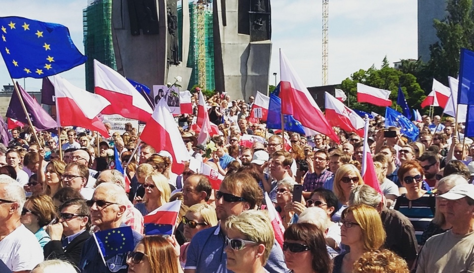 Manifestacja w Gdańsku. Źródło fot. www.twitter.com/adamowiczpawel