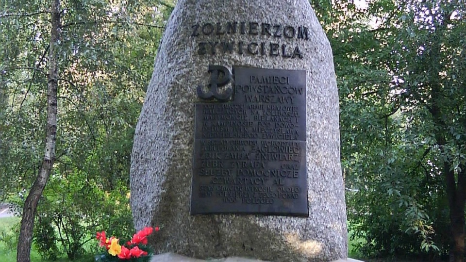 Pomnik Żołnierzy AK Obwód "Żywiciel". Fot. www.wikipedia.org / Grzegorz Knor (domena publiczna)