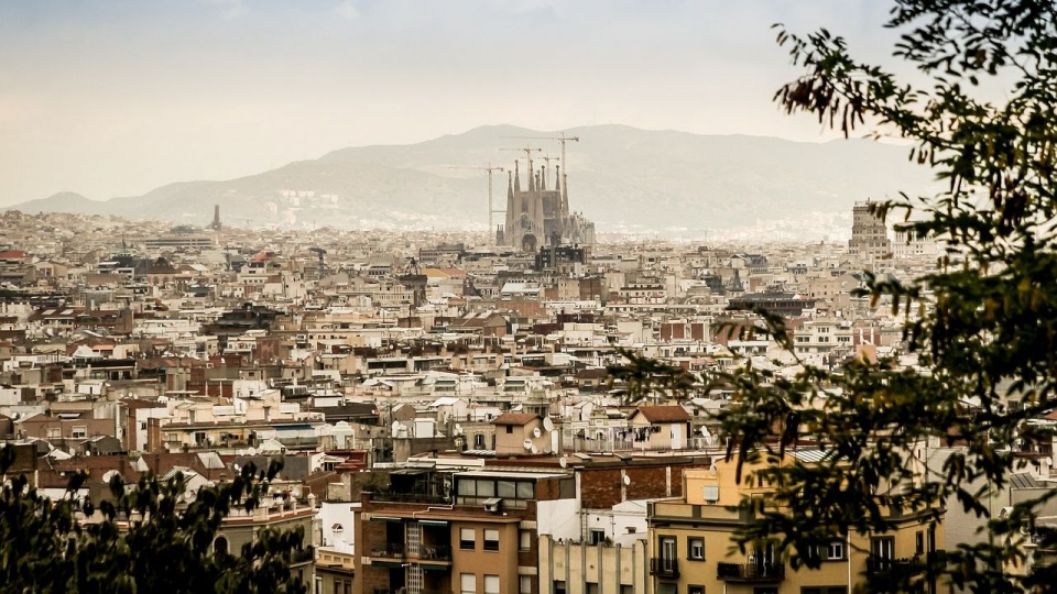 Barcelona w Hiszpanii. Fot. pixabay.com / jarmoluk (CC0 domena publiczna)