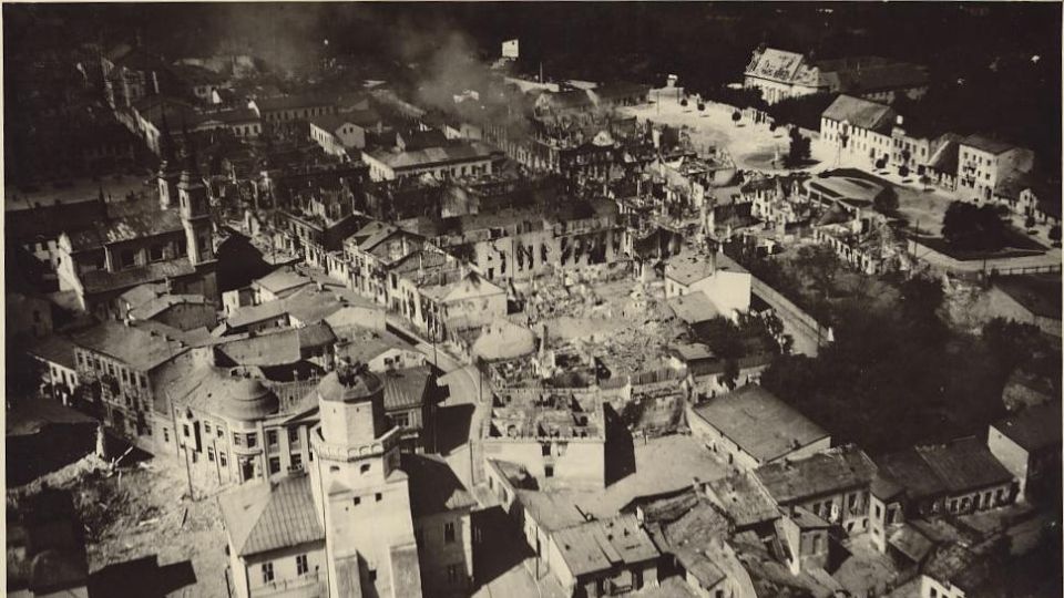 Zniszczenia centrum miasta z 1 września 1939 r., zdjęcie ze zbiorów Muzeum Ziemi Wieluńskiej