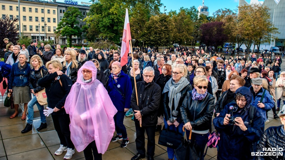 Czarny protest w Szczecinie. Fot. Olaf Nowicki [Radio Szczecin]